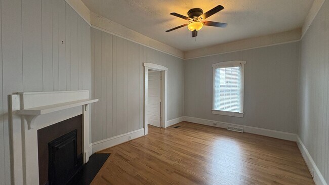 Foto del edificio - Charming Downtown Greenville Home Available Now!