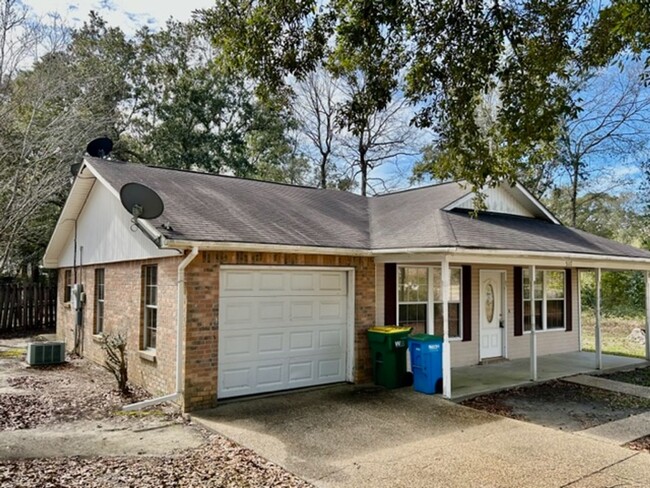 Building Photo - St Andrews 3 Bedroom