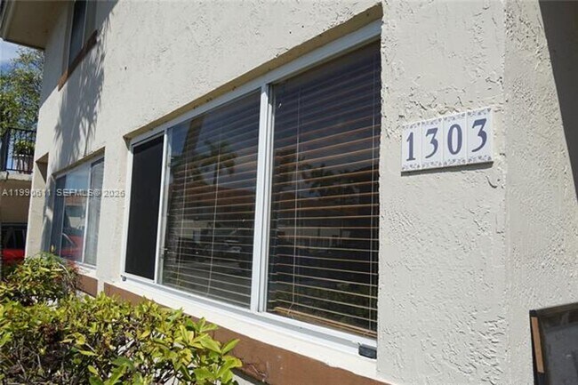 Foto del edificio - 331 NW 82nd Ave