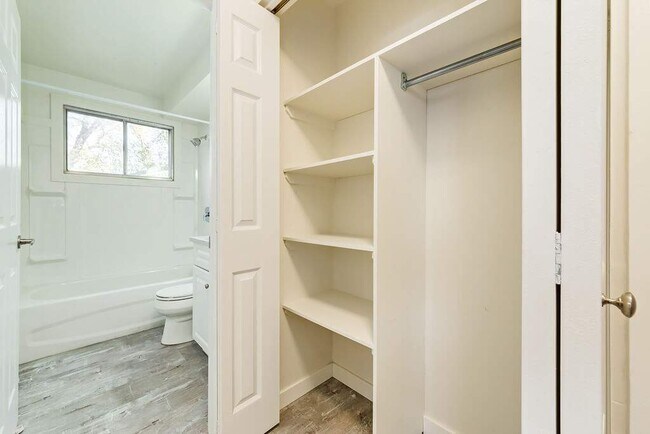 Photo du bâtiment - Sherwood Inn