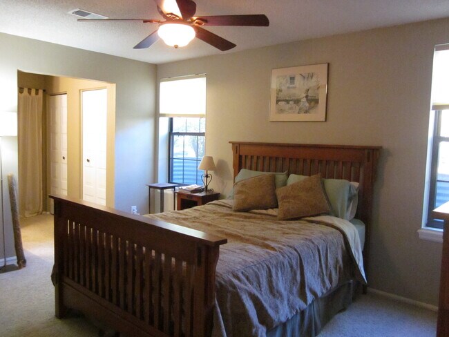 Foto del edificio - 10930 W Florida Ave