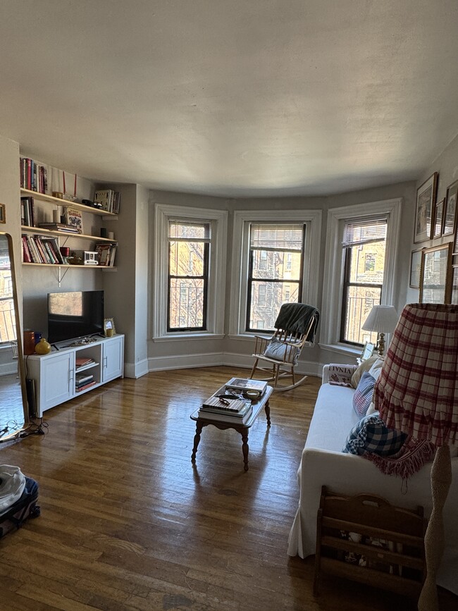 Building Photo - 221 Newbury St