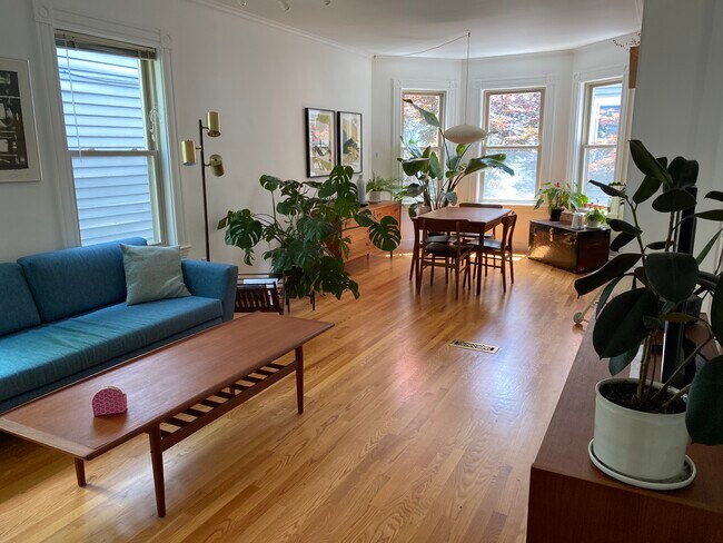 Living/Dining Room - 1431 Cambridge Street