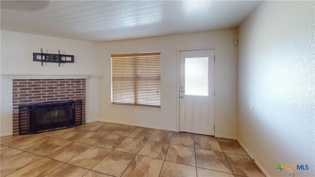 Building Photo - 3611 Selena Dr