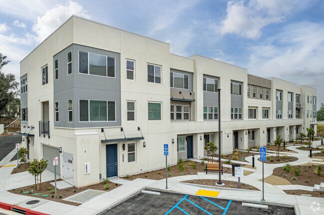 Foto del edificio - River Gate Townhomes