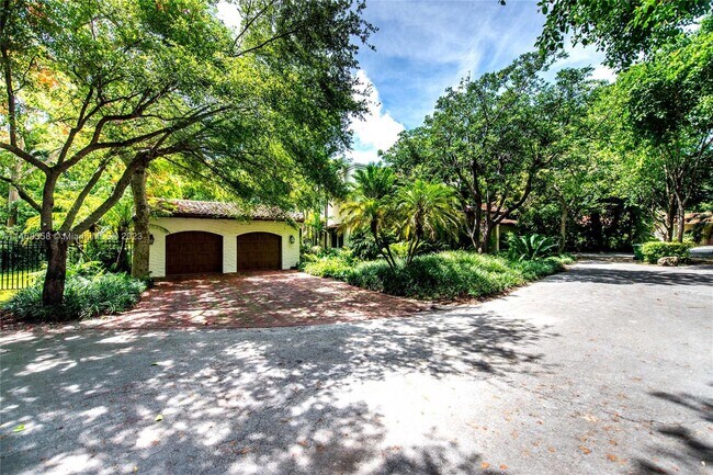 Building Photo - 3500 Munroe Dr