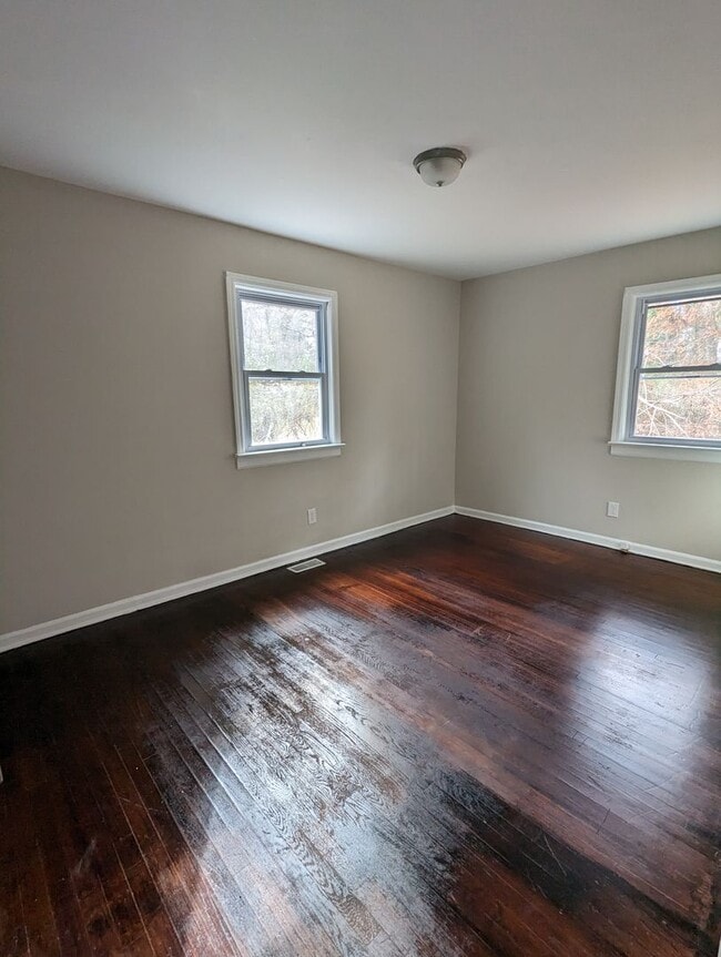 Building Photo - 3 bedroom home in Emporia