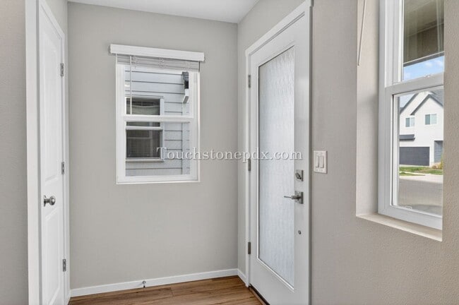 Building Photo - Recently Built Woodburn Townhome Featuring A/C