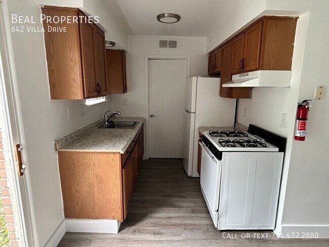 Building Photo - 642 Villa Dr