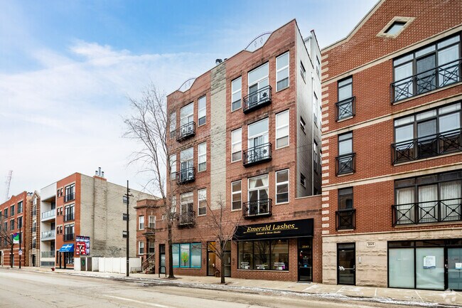 Building Photo - 2039-2041 W Belmont Ave