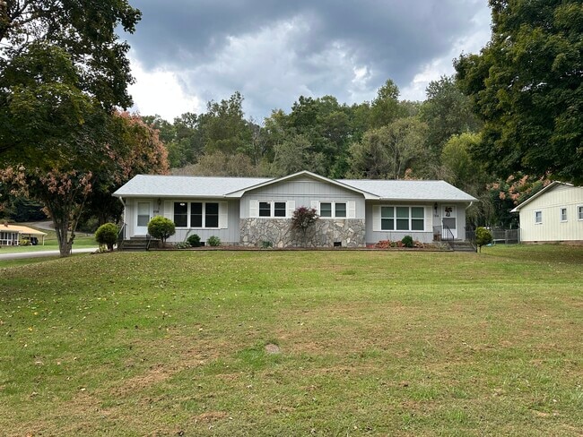Building Photo - 78B Dries Dr