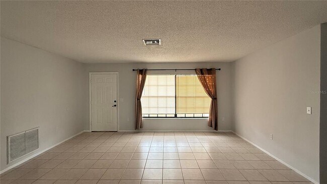 Foto del edificio - 7846 Royal Hart Dr