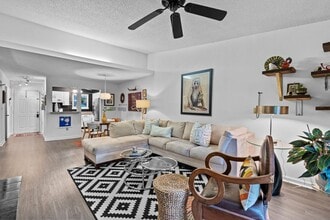 Building Photo - 134 Edgewater Ln