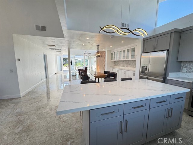 Foto del edificio - 16602 Wellington Cir