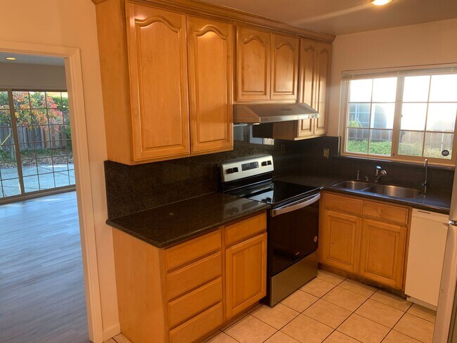 Building Photo - 3 Bedroom Home in San Jose