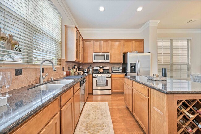 Foto del edificio - 3214 Clearview Cir