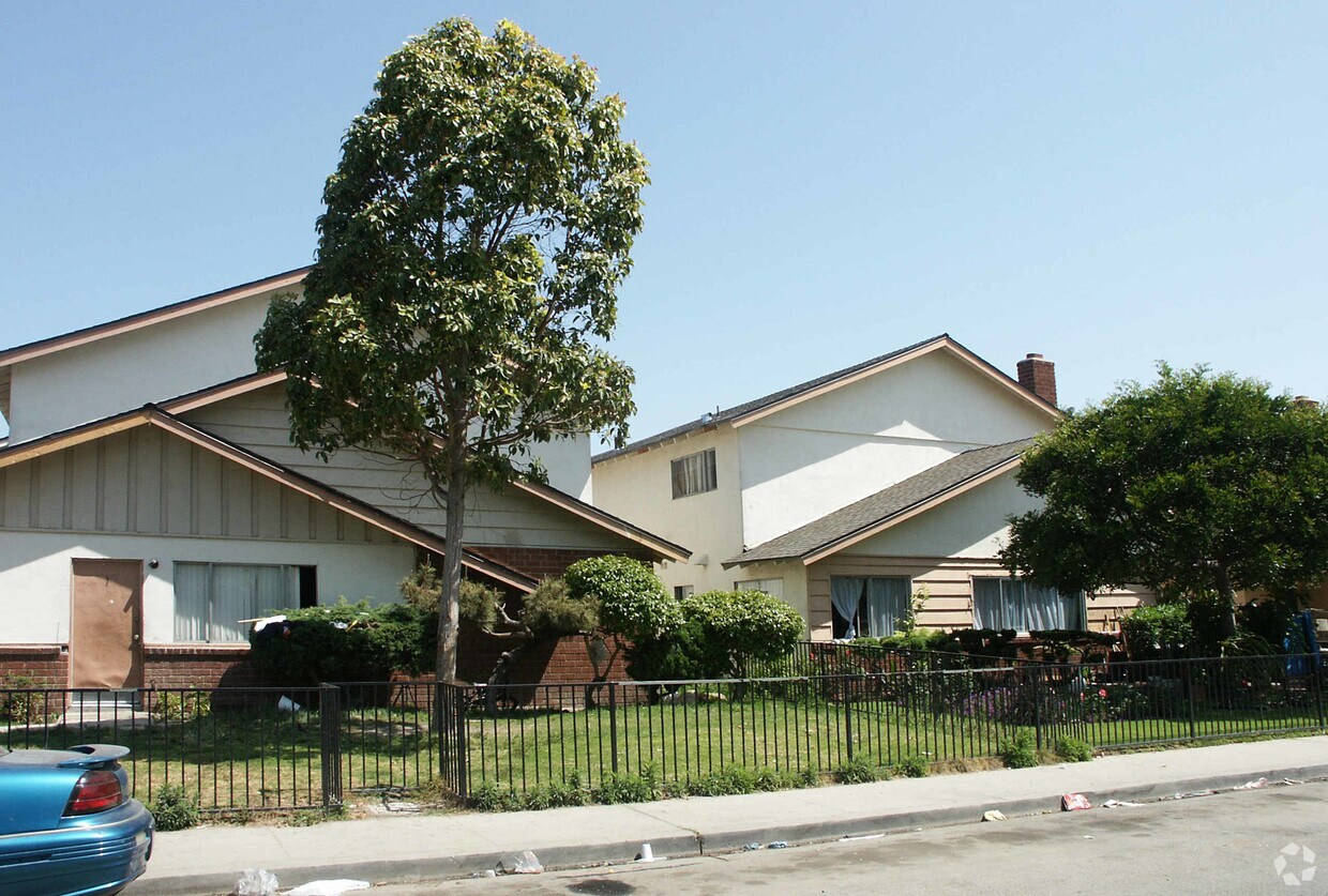 Building Photo - 231-301 Cuesta Del Mar Dr