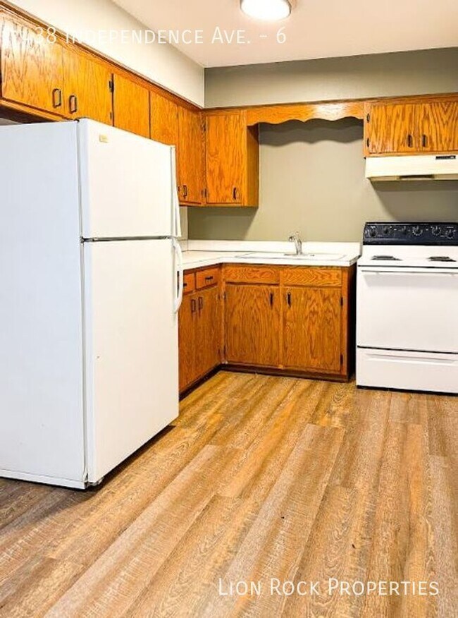 Building Photo - Charming 2 Bedroom for $1,249/month! (Gas,...