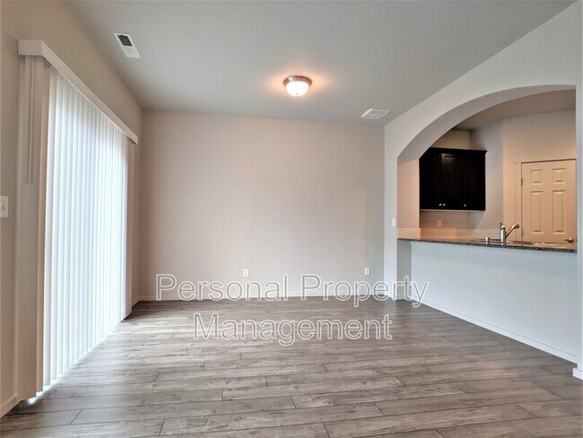 Building Photo - 1323 NE 83rd Dr
