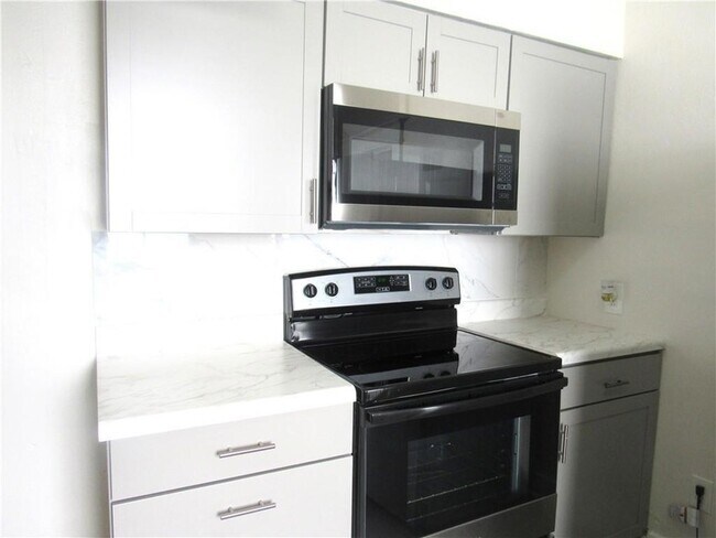 Foto del edificio - 2435 George Nick Connor Dr