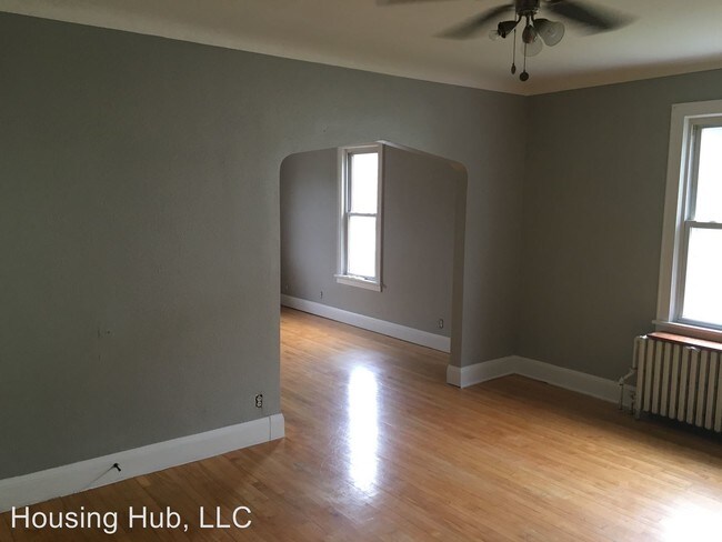 Building Photo - 856 Thomas Ave