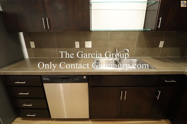 Foto del edificio - 765 NE Adwick Dr