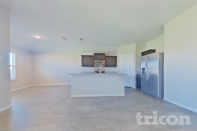 Building Photo - 9216 Castorian Dr