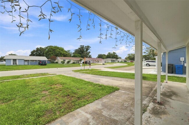 Foto del edificio - 8344 Drycreek Dr