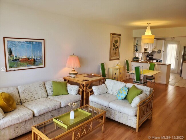 Building Photo - 3000 S Course Dr