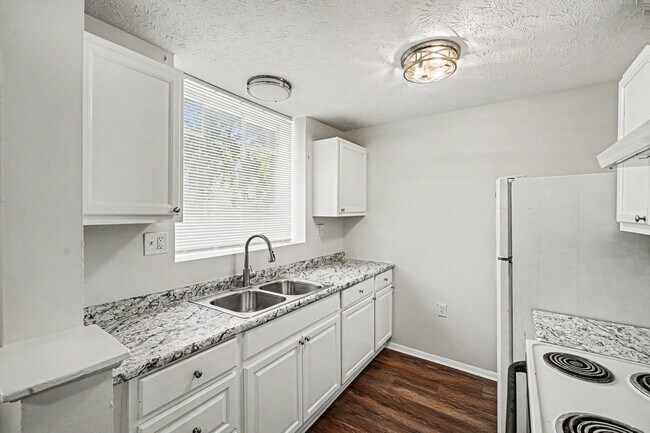 Foto del edificio - 562 Glenwood Ave