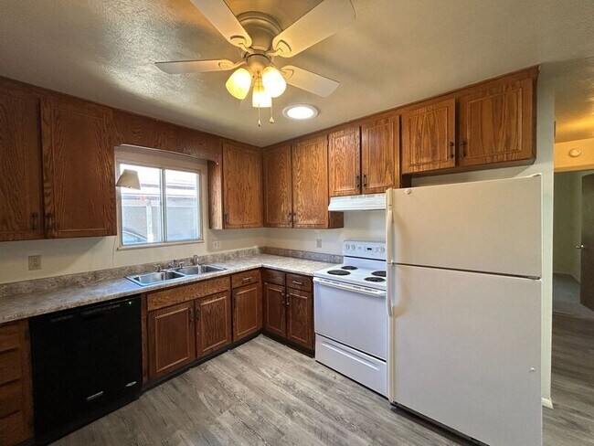 Foto del edificio - 4127 Tulip Way