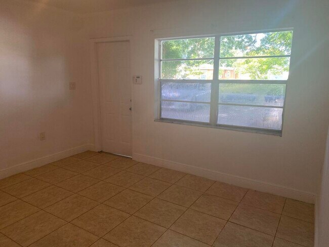 Building Photo - 3218 Mura Dr