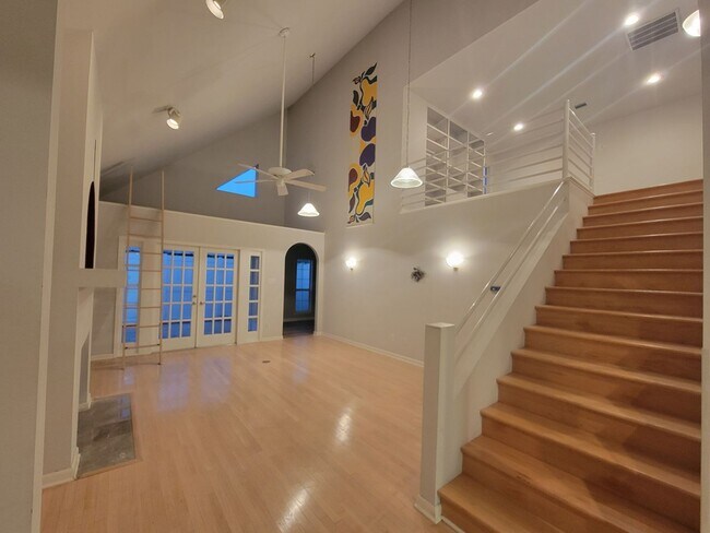 Foto del edificio - House for rent or sale