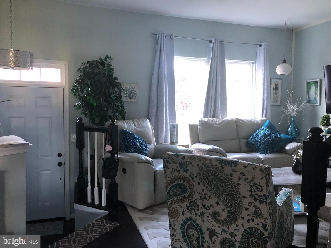 Foto principal - 9404 Birchwood Ct W