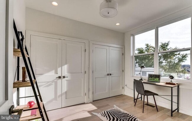 Foto del edificio - 631 Florida Ave NE