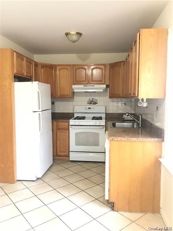 Building Photo - 104 Lockwood Ave