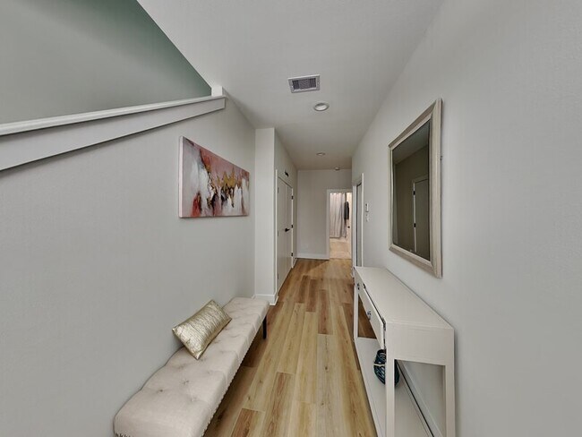 Foto del edificio - 850 Elkhart St