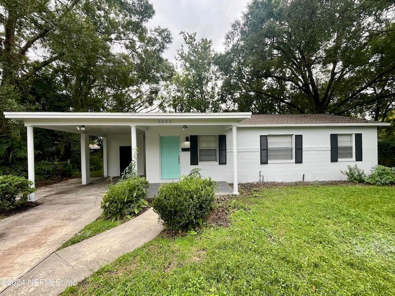 Foto principal - 5058 Broadway Ave