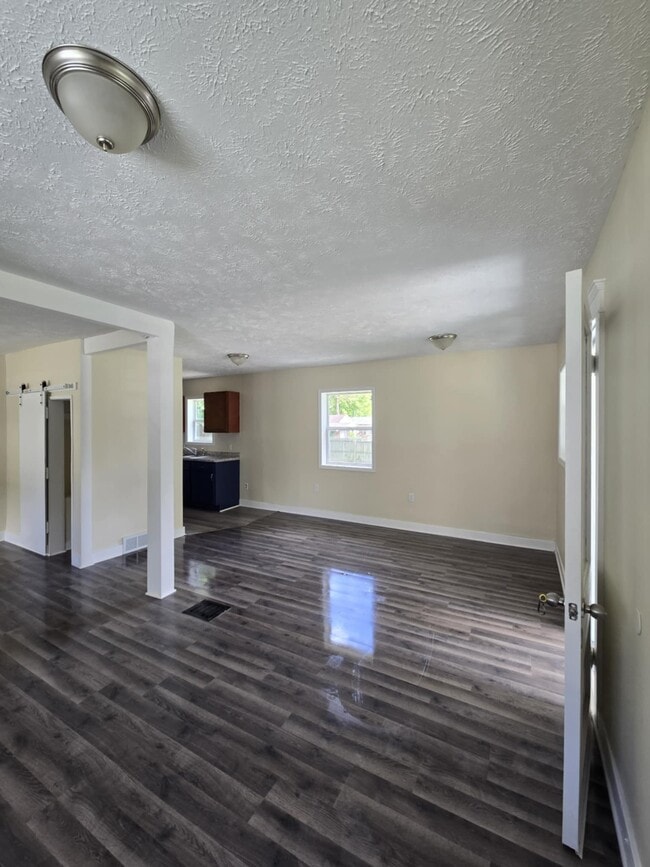 Dinning room - 826 Clayton St