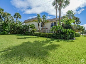 Building Photo - 1001 Royal Palm Blvd