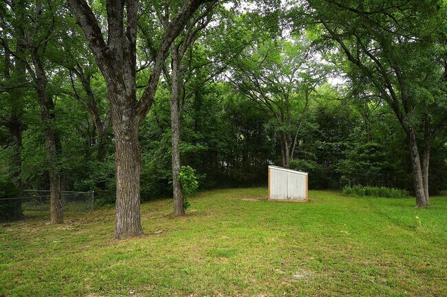 Foto del edificio - South Tyler! Lovely 2 Bedroom, 1 Bath Duplex w/ Carport! Tyler ISD Jack Elementary.