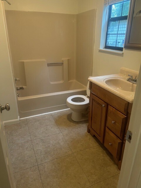 Foto del edificio - 2000 Countryhill Ln