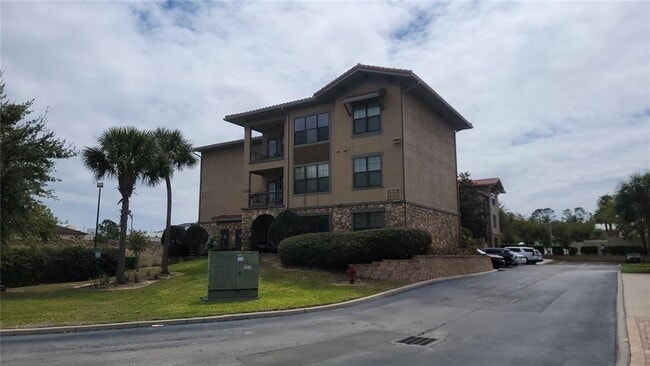 Foto del edificio - 914 Charo Pkwy