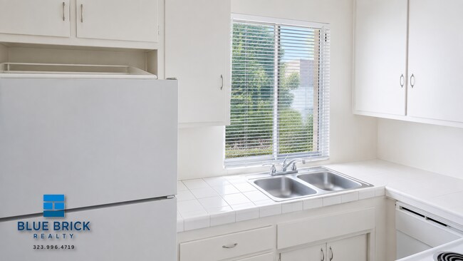 Foto del edificio - 6929 Whitsett Ave