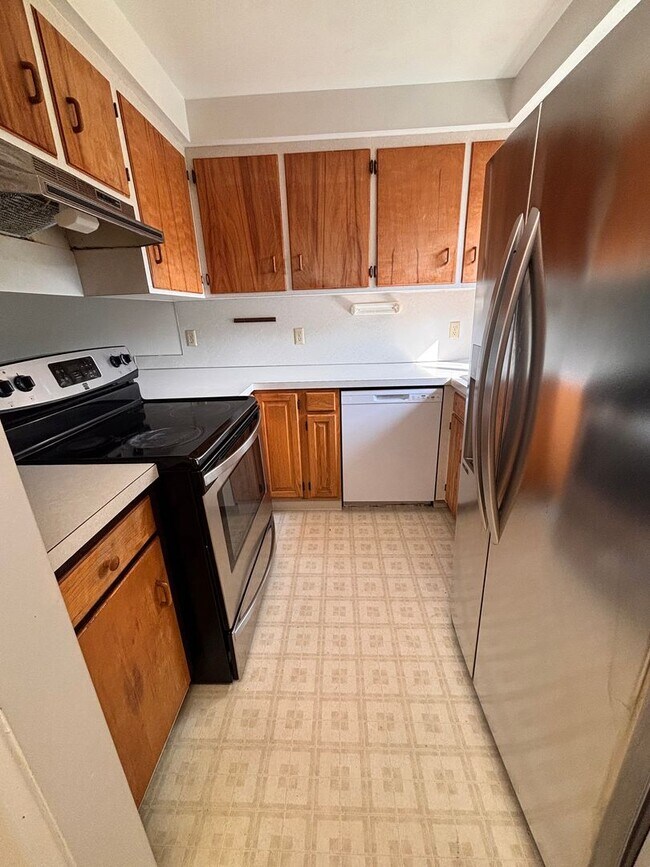 Foto del edificio - Two Story 2 Bedroom Condo