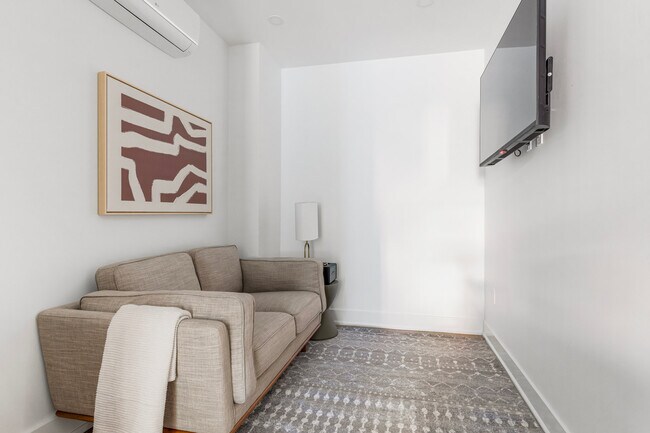 Foto del edificio - 307 W 39th St