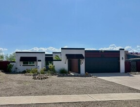 Building Photo - 3720 S Sarnoff Dr