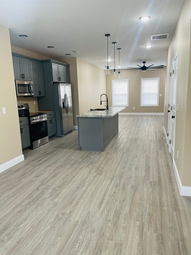 Foto del edificio - 261 Fairway Dr