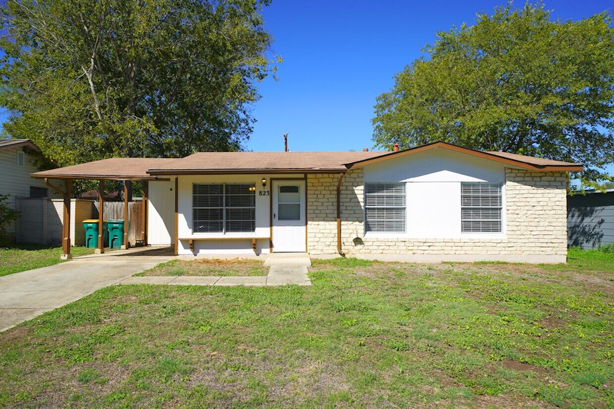 823 Straight Ln, Universal City, TX 78148 House Rental in Universal