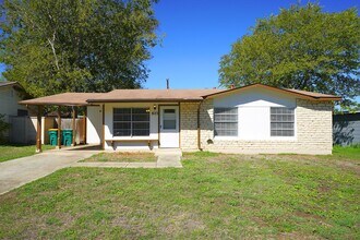 Building Photo - 823 Straight Ln